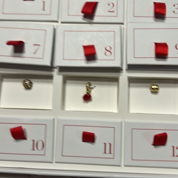 Tablet 12 Days of Christmas Bracelet Set - Picture 6 of 9